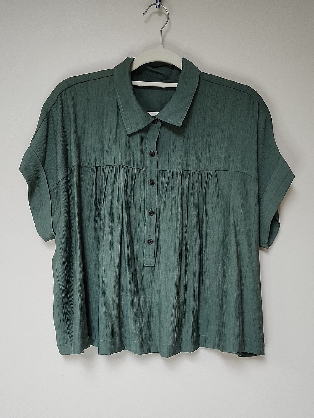 Joe Fresh Short Button-Front Top in Sage Green - Picture 2 of 4